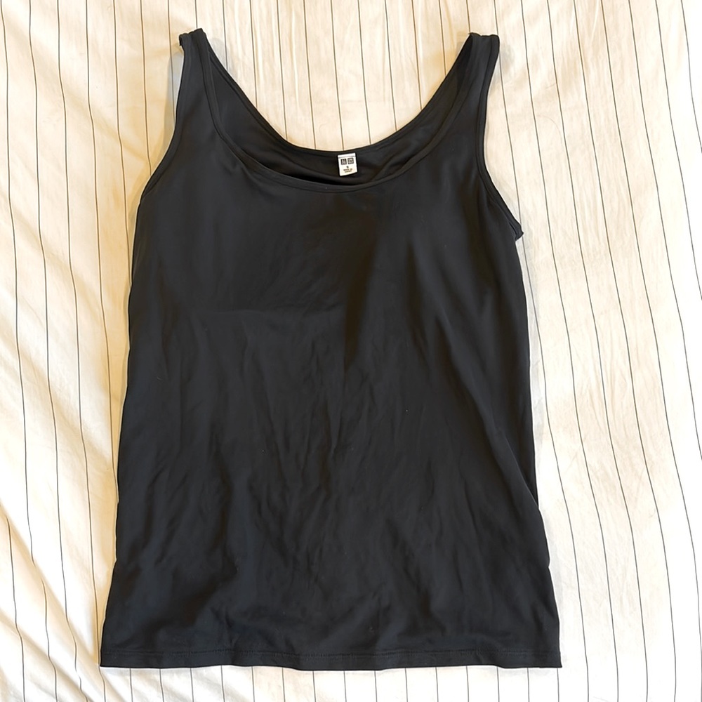 Uniqlo Sports Tank Top (built in support) in black, Size S
